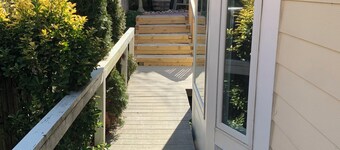 Cozy and fresh one-bedroom, 10 minutes from Old Town Alexandria