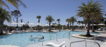 Ocean view - Beautiful Penthouse Condo - Large heated pools & Hot Tubs!