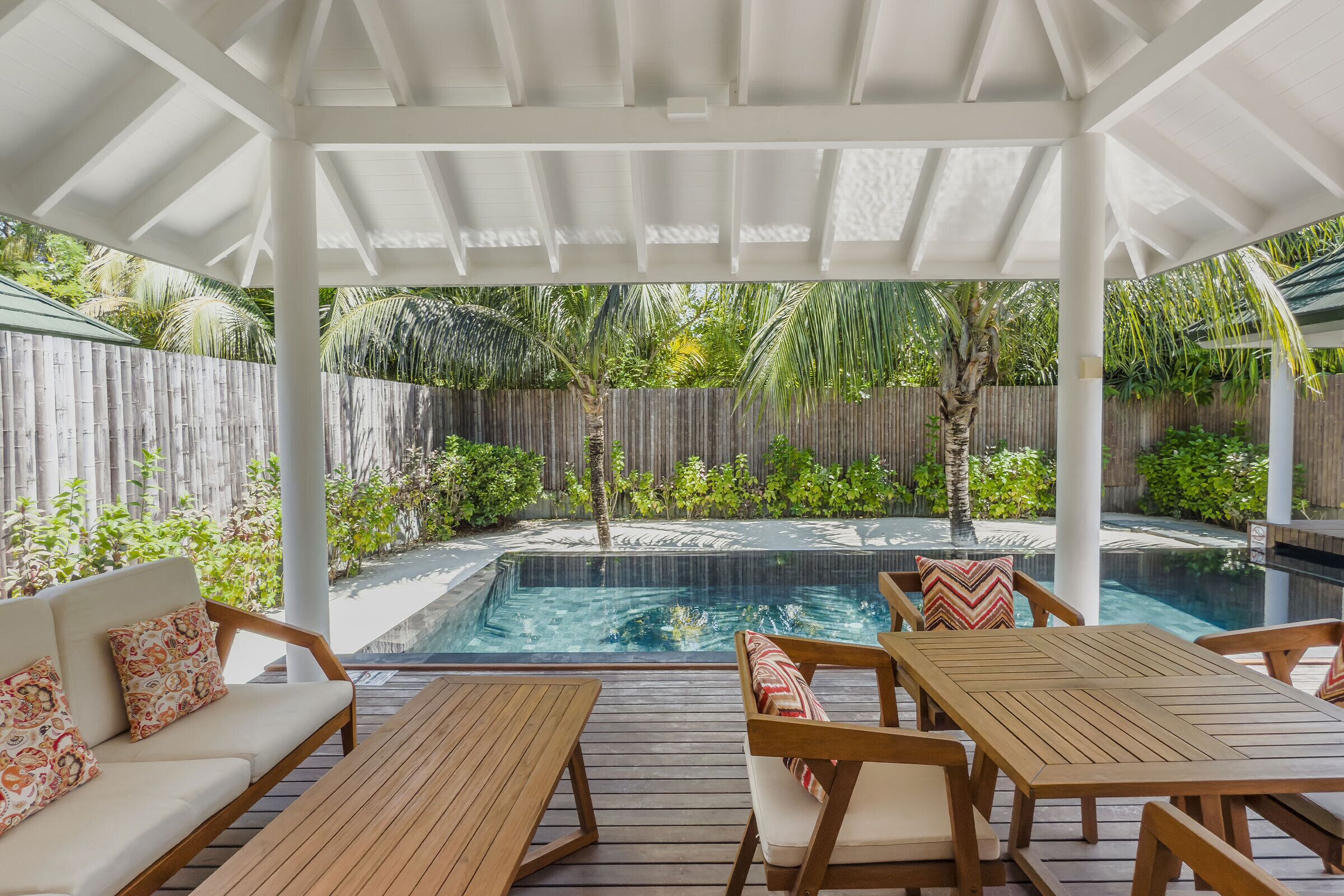 Grand Beach Residence with Pool - Free shared seaplane for 2 guests, minimum 7-night stay | 埃及棉床單、高級寢具、羽絨被、Select Comfort 床墊