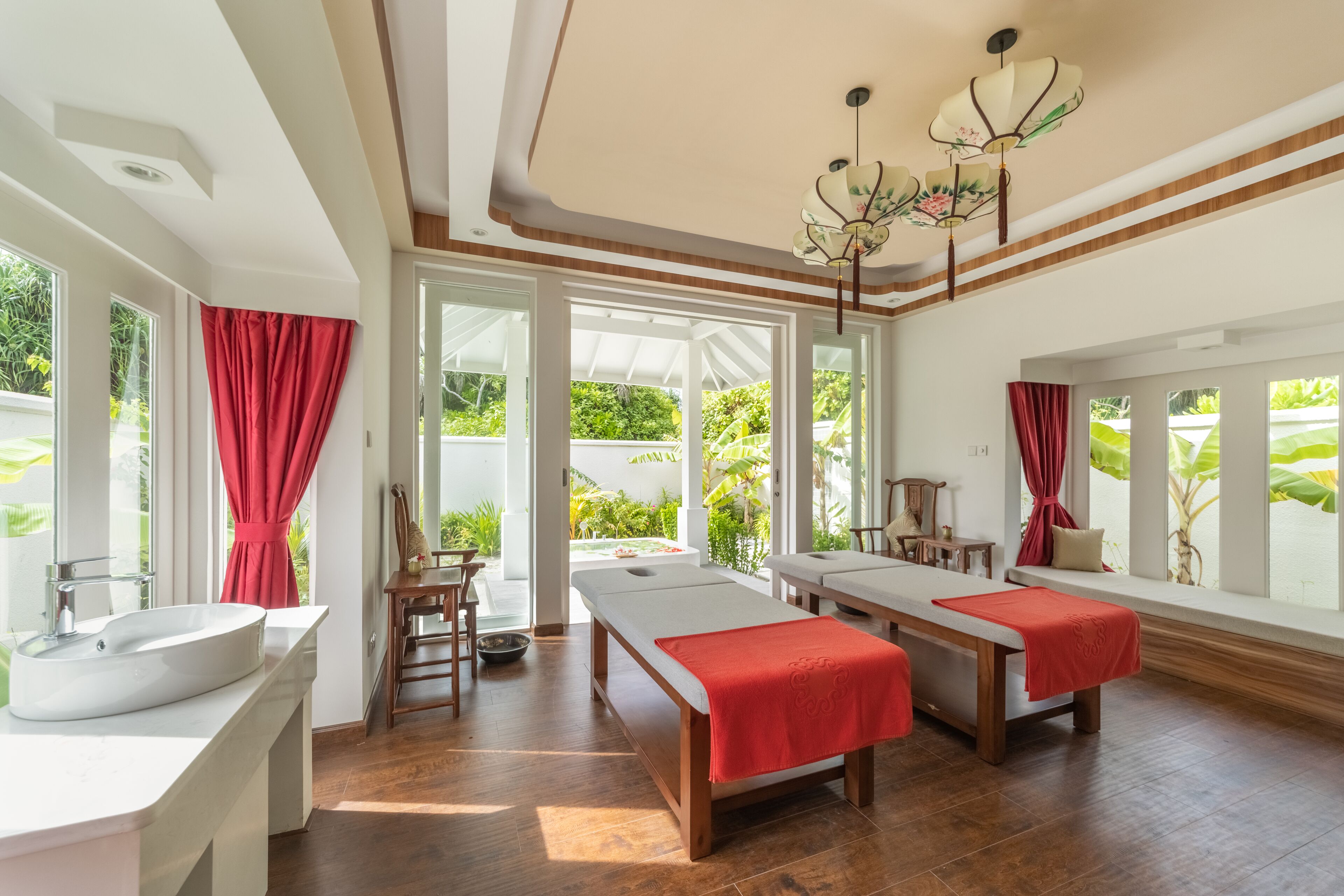 Sauna, steam room, body treatments, hot stone massages