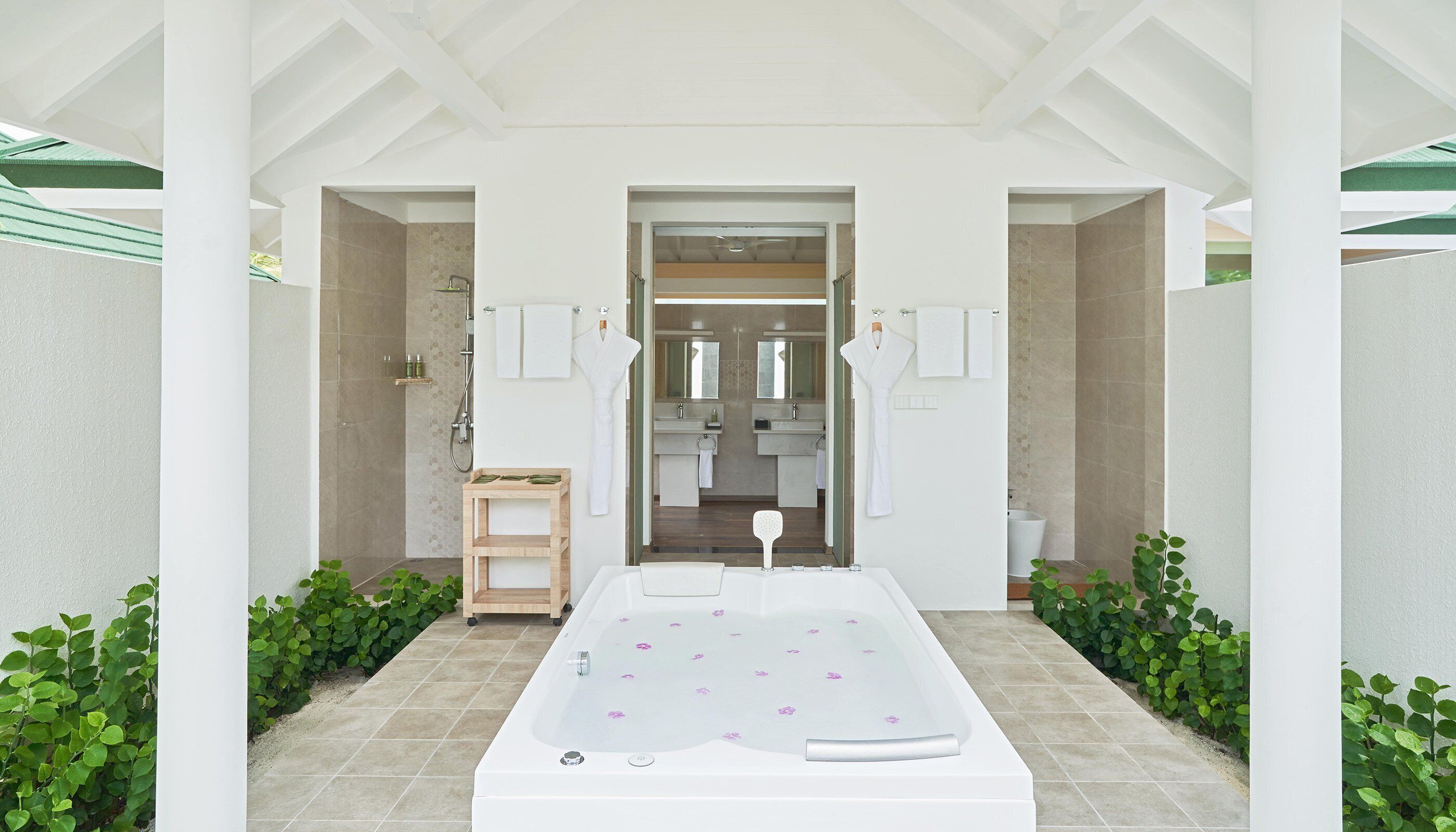Grand Beach Residence with Pool | Bathroom | Free toiletries, hair dryer, bathrobes, slippers