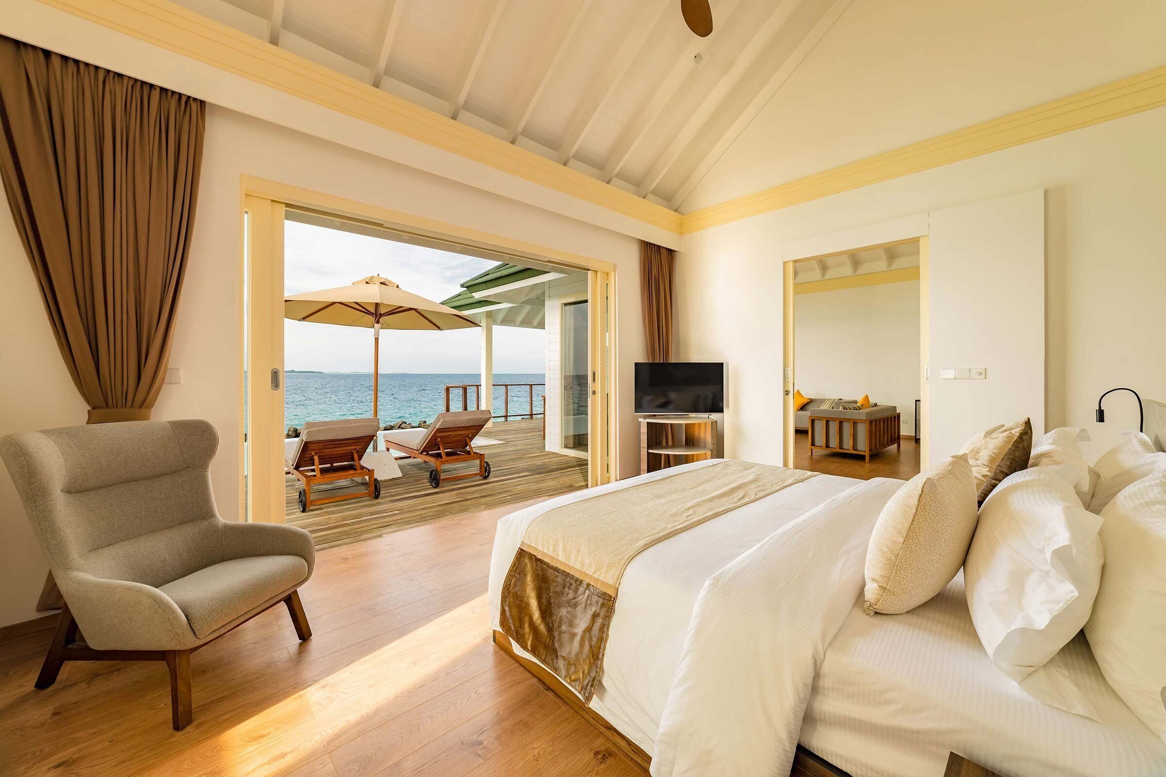 Water Pavilion with Pool + Slide | Sábanas de algodón egipcio, ropa de cama de alta calidad y edredón 