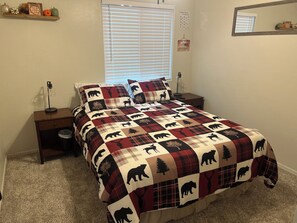 2 bedrooms, iron/ironing board, free WiFi, bed sheets