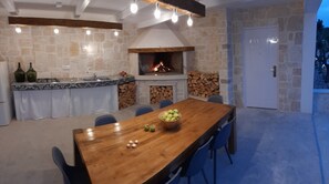 Outdoor dining - Rural Villa with a Pool near Zadar (Murvica)