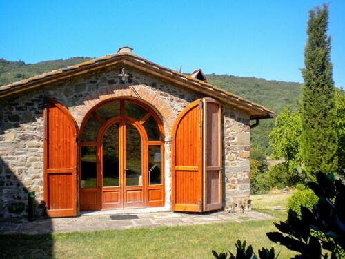 Wonderful  villa for 4 people with WIFI, pets allowed and panoramic view