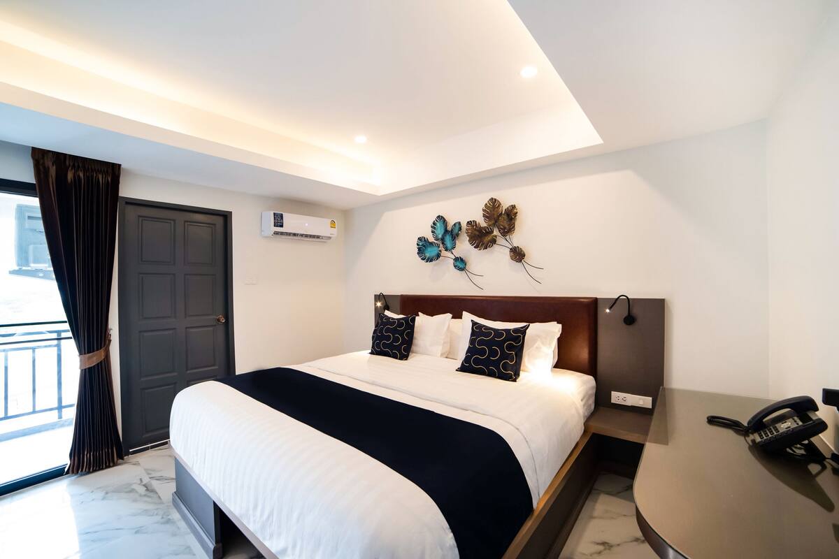 Bureau, chambres insonorisées, Wi-Fi gratuit
