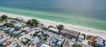 ⚓Sea Site Retreat Unit B! Short walk to the beach!⚓