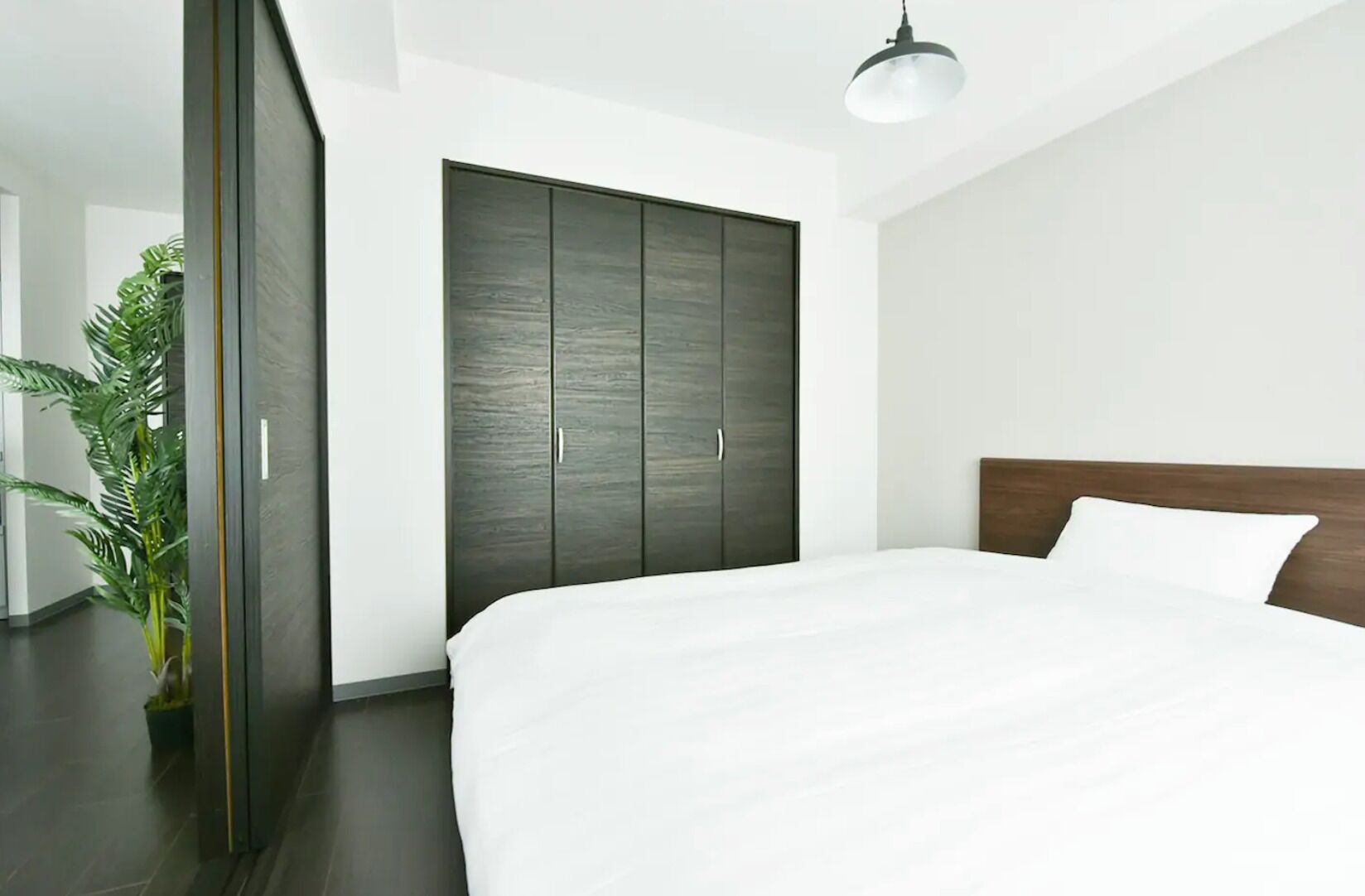 1 dormitori, planxa i posts de planxar, wifi gratuïta i roba de llit 