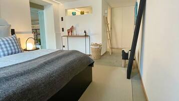 1 bedroom, soundproofing, iron/ironing board, WiFi