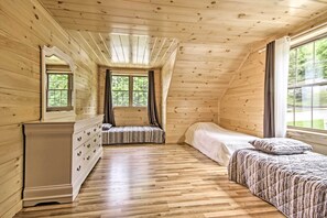 3 slaapkamers, een strijkplank/strijkijzer, internet, beddengoed