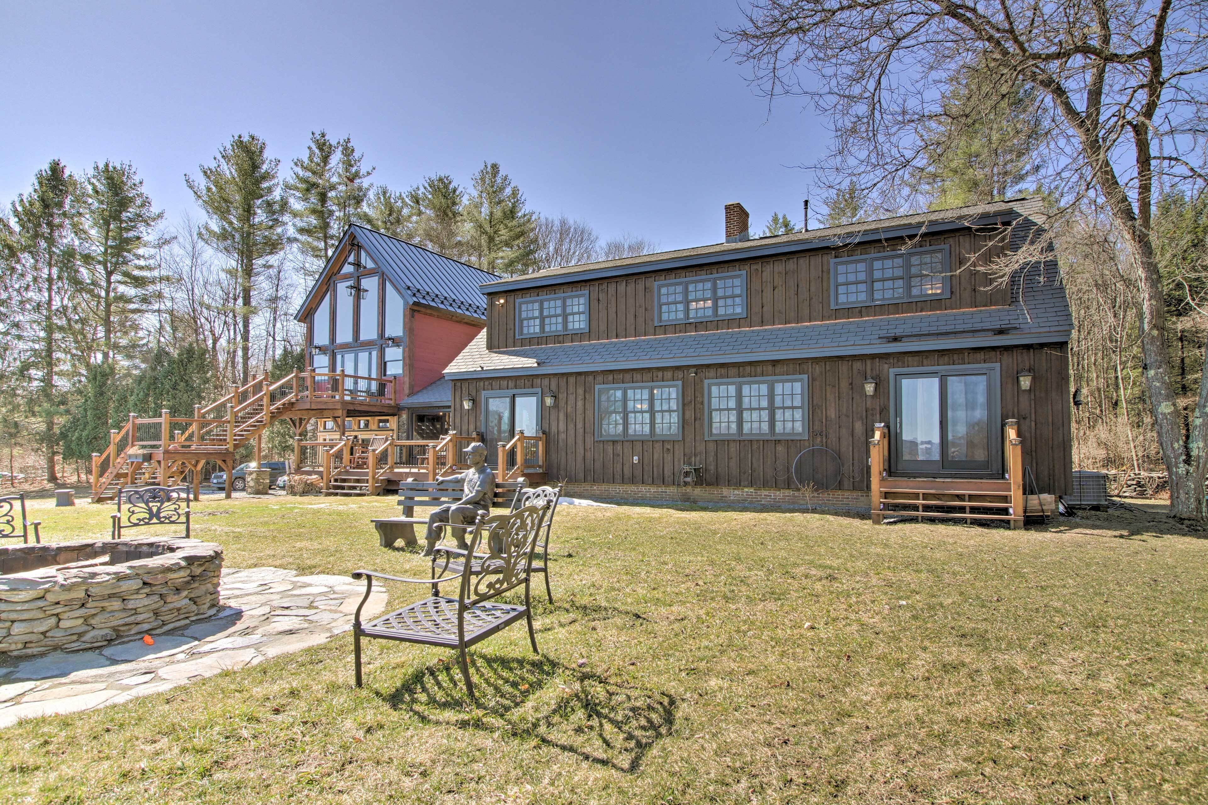 Timeless Red Sox Retreat w/ Scenic Mountain Views!