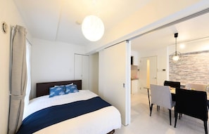 3 bedrooms, iron/ironing board, free WiFi, bed sheets