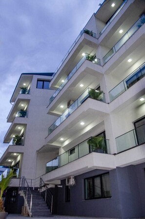 واجهة المنشأة