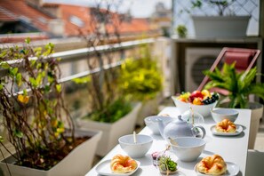 Outdoor dining - LE FRANCIA II AP4197 By RIVIERA HOLIDAY HOMES (Niza)