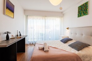 2 bedrooms, iron/ironing board, free WiFi, bed sheets - LE FRANCIA II AP4197 By RIVIERA HOLIDAY HOMES (Niza)