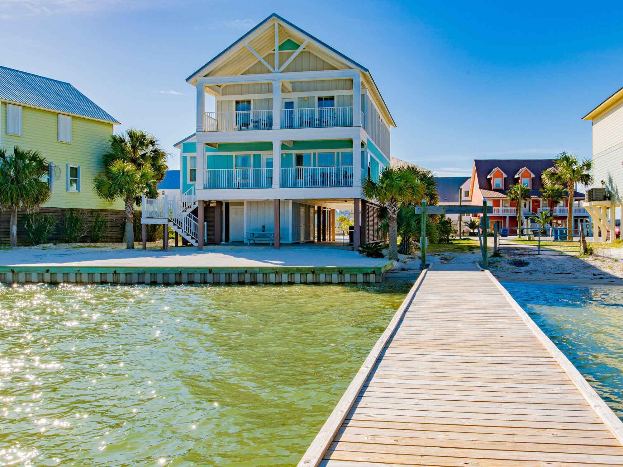 Sol Mates - Partial Waterfront View, Private Deck!