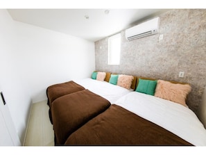 2 bedrooms, desk, free WiFi, bed sheets