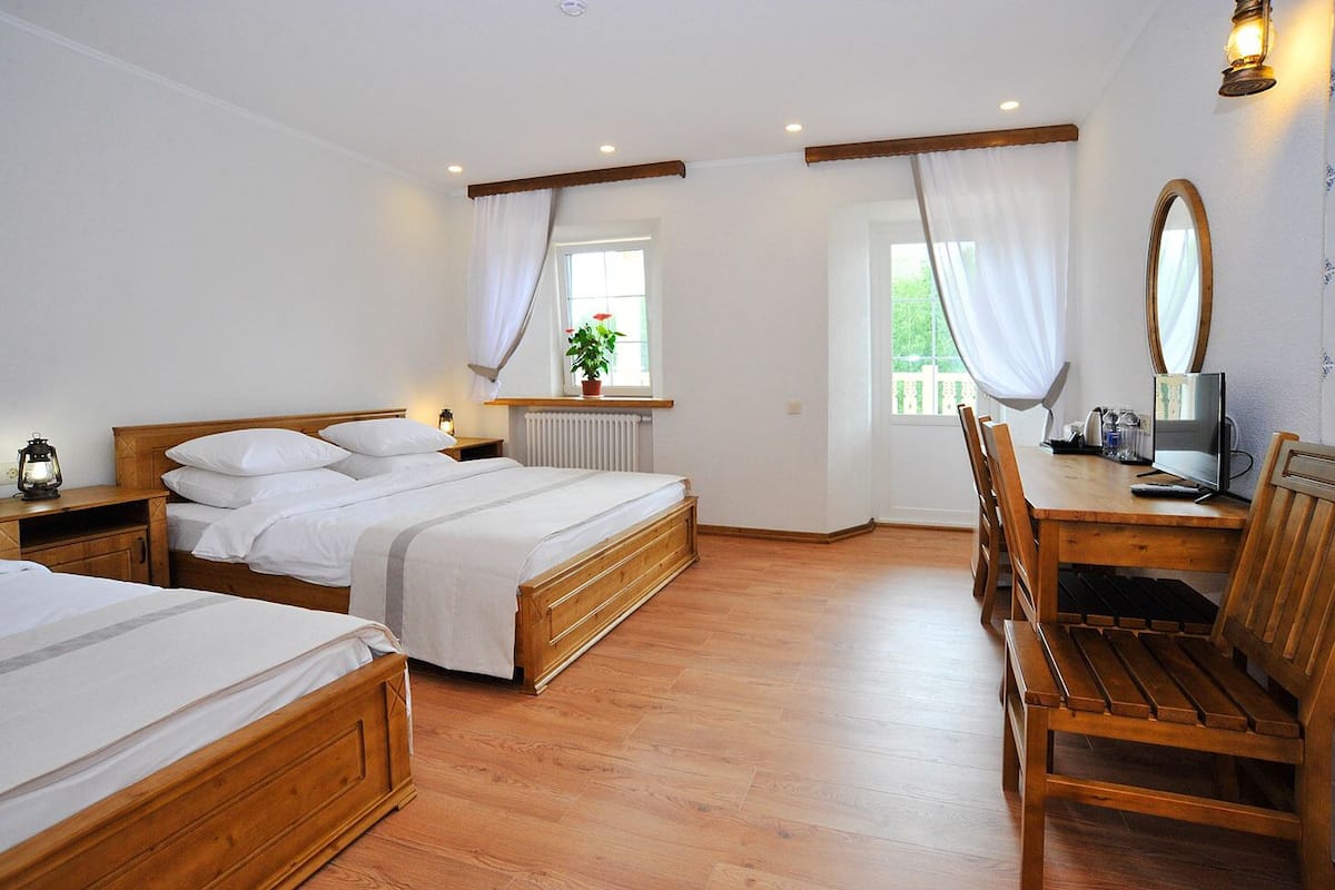 Junior-Suite | 1 Schlafzimmer, Schreibtisch, laptopgeeigneter Arbeitsplatz