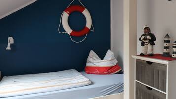 2 bedrooms, WiFi, bed sheets