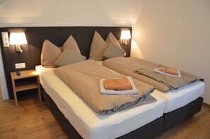 4 chambres, lit parapluie, Wi-Fi, draps fournis