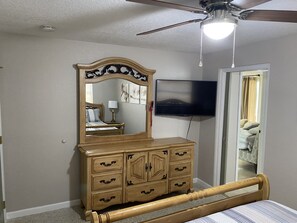 2 dormitorios, tabla de planchar con plancha, wifi gratis y ropa de cama