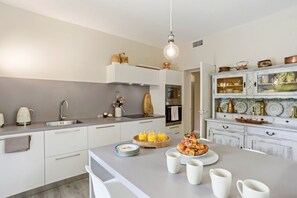 Microwave, oven, stovetop, toaster