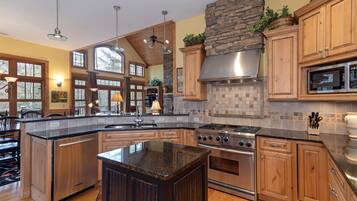 Fridge, microwave, coffee/tea maker, toaster