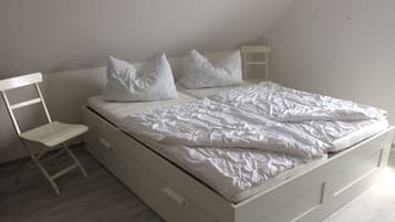 2 bedrooms, iron/ironing board, free WiFi