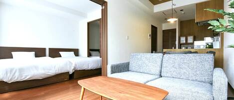 2 室のベッドルーム、アイロン / アイロン台、WiFi (無料)、ベッドシーツ