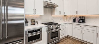 RitzWatersEdge Home, Heated Pool included in price