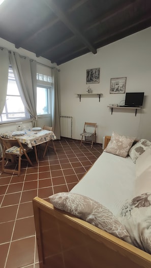 1 bedroom, WiFi - Studio apartment in Villa with garden (Terracina)