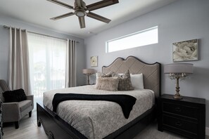 4 slaapkamers, een strijkplank/strijkijzer, gratis wifi, beddengoed