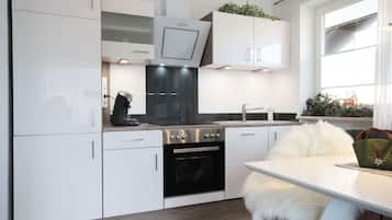 Kühlschrank, Ofen, Herdplatte, Geschirrspüler