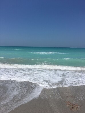 Beach nearby, sun-loungers, beach towels