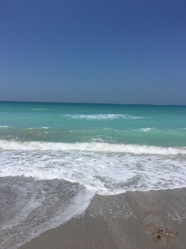 Beach nearby, sun loungers, beach towels