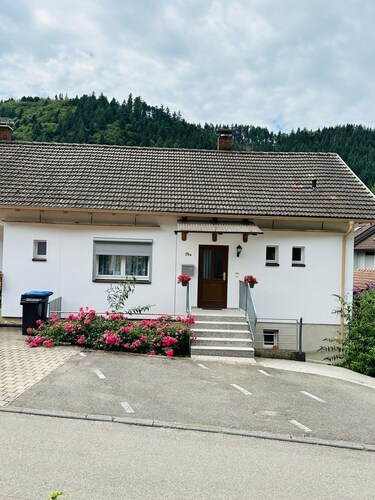 NEU! Ferienwohnung "Schwarzwaldblick2" 65qm mit Balkon 2-4Pers.+Babybett