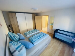 2 bedrooms, WiFi, bed sheets