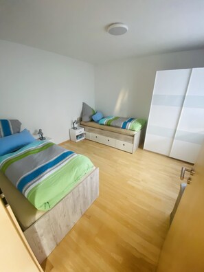 2 bedrooms, WiFi, bed sheets