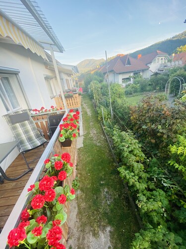 NEW! Vacation apartment "Schwarzwaldblick2" 65sqm with balcony 2-4pers.+baby crib
