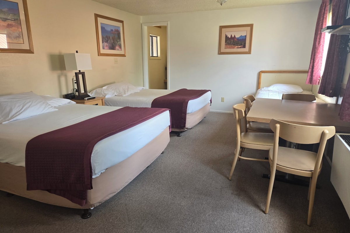 executive quadruple room | 2 bedrooms, individually decorated, individually furnished