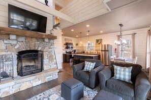 TV, fireplace