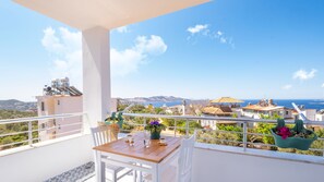 Appart'hôtel Deluxe, 1 chambre, vue mer | Terrasse/Patio