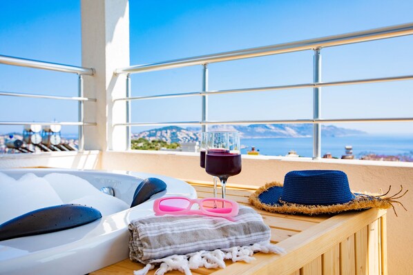 Superior Condo, 1 Bedroom, Sea View | Terrace/patio