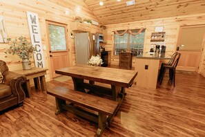 Dining - An Absolutely Charming Cabin!!! (Sevierville)