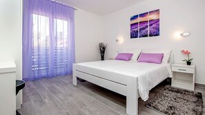 1 bedroom, desk, iron/ironing board, free WiFi