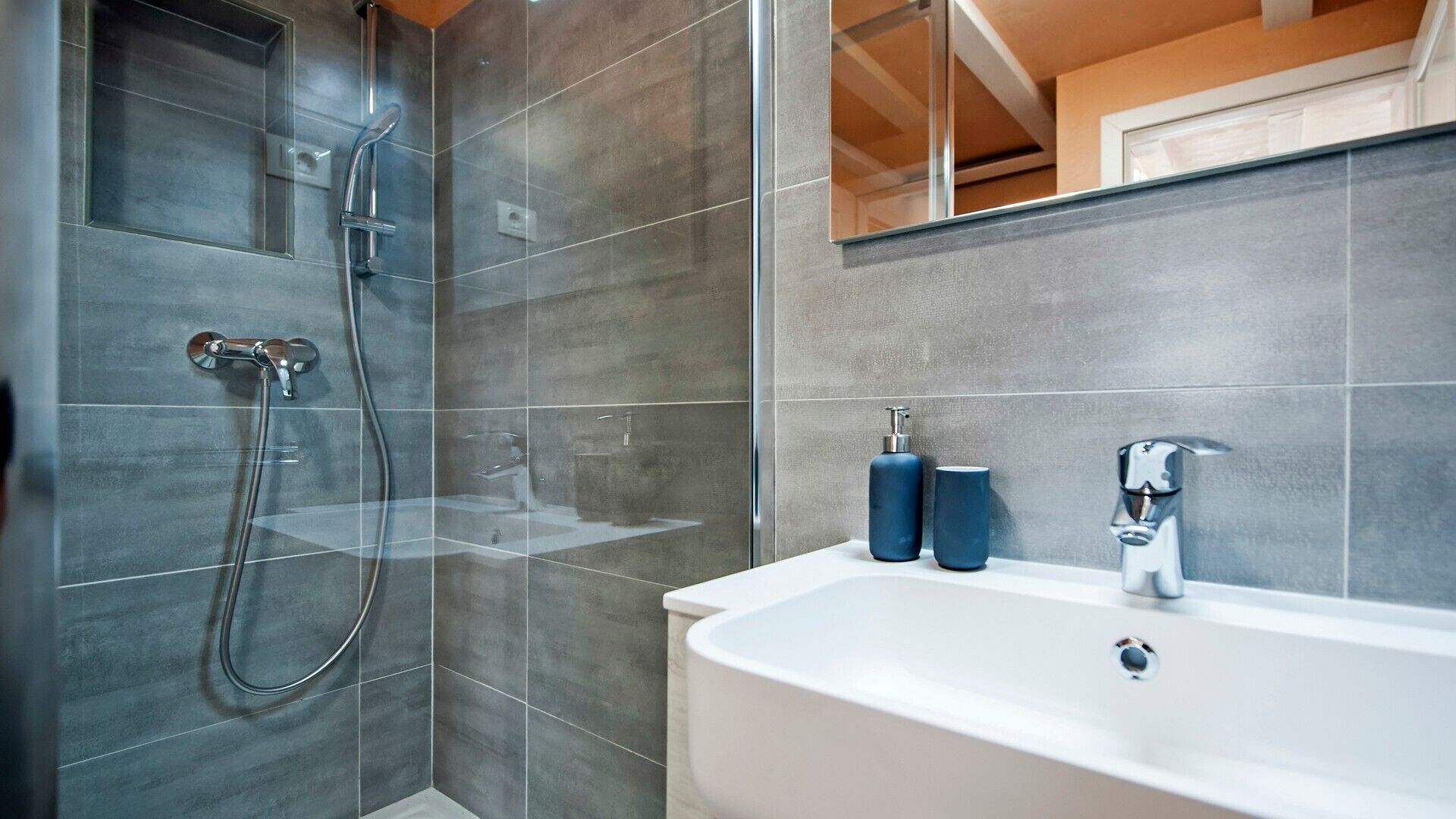Hair dryer, towels