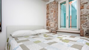 1 slaapkamer, een strijkplank/strijkijzer, gratis wifi, beddengoed