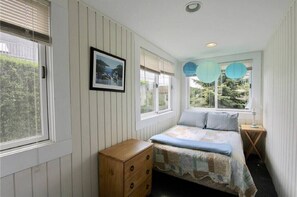 4 Schlafzimmer, Bügeleisen/Bügelbrett, WLAN