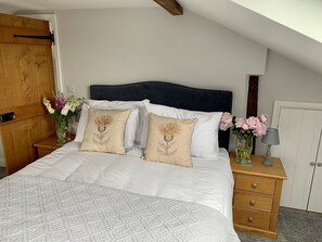 2 slaapkamers, een strijkplank/strijkijzer, wifi, beddengoed