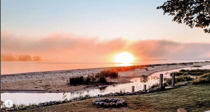 Need a latitude adjustment? Come spend some time at our cozy house on the bay.